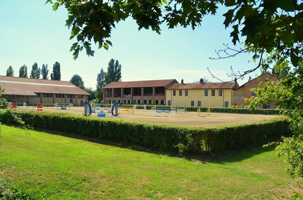 Agriturismo Borgo San Francesco บาซิลิโอ ภายนอก รูปภาพ